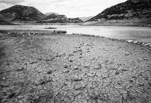 Διπλή απειλή από ξηρασία και πλημμύρες