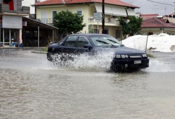 Πρωτοφανή καιρικά φαινόμενα έπληξαν τη Χίο, ισχυρές καταιγίδες και σήμερα