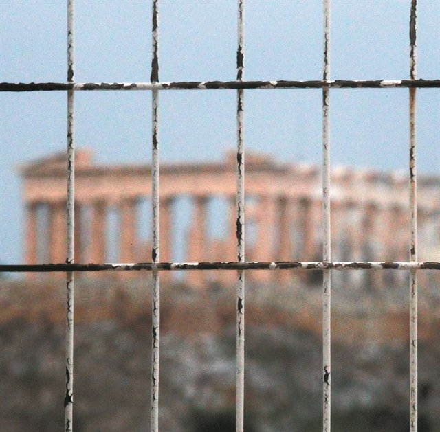 Λουκέτο βάζουν οι αρχαιοφύλακες