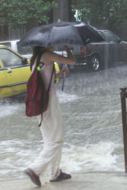 Ερχονται καταιγίδες και χαλάζι