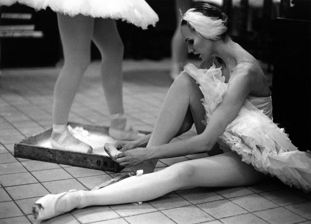 Балерина на английском. Colin Jones photographer. Dance like no one is watching Ballerinas.