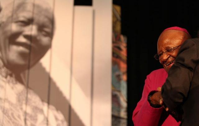 Εκκληση του Ντέσμοντ Τούτου προς τους συγγενείς του Μαντέλα: «Μην λερώνετε το όνομά του»