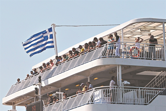 Μπαράζ αυξήσεων στα ακτοπλοϊκά εισιτήρια