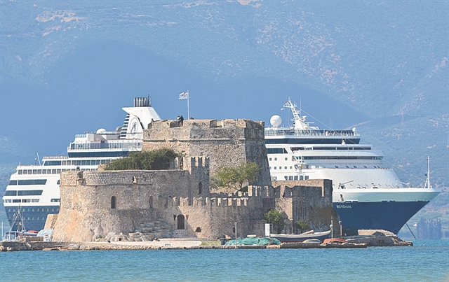 Συμπλήρωσαν 90 χρόνια τα «Ναυτικά Χρονικά»