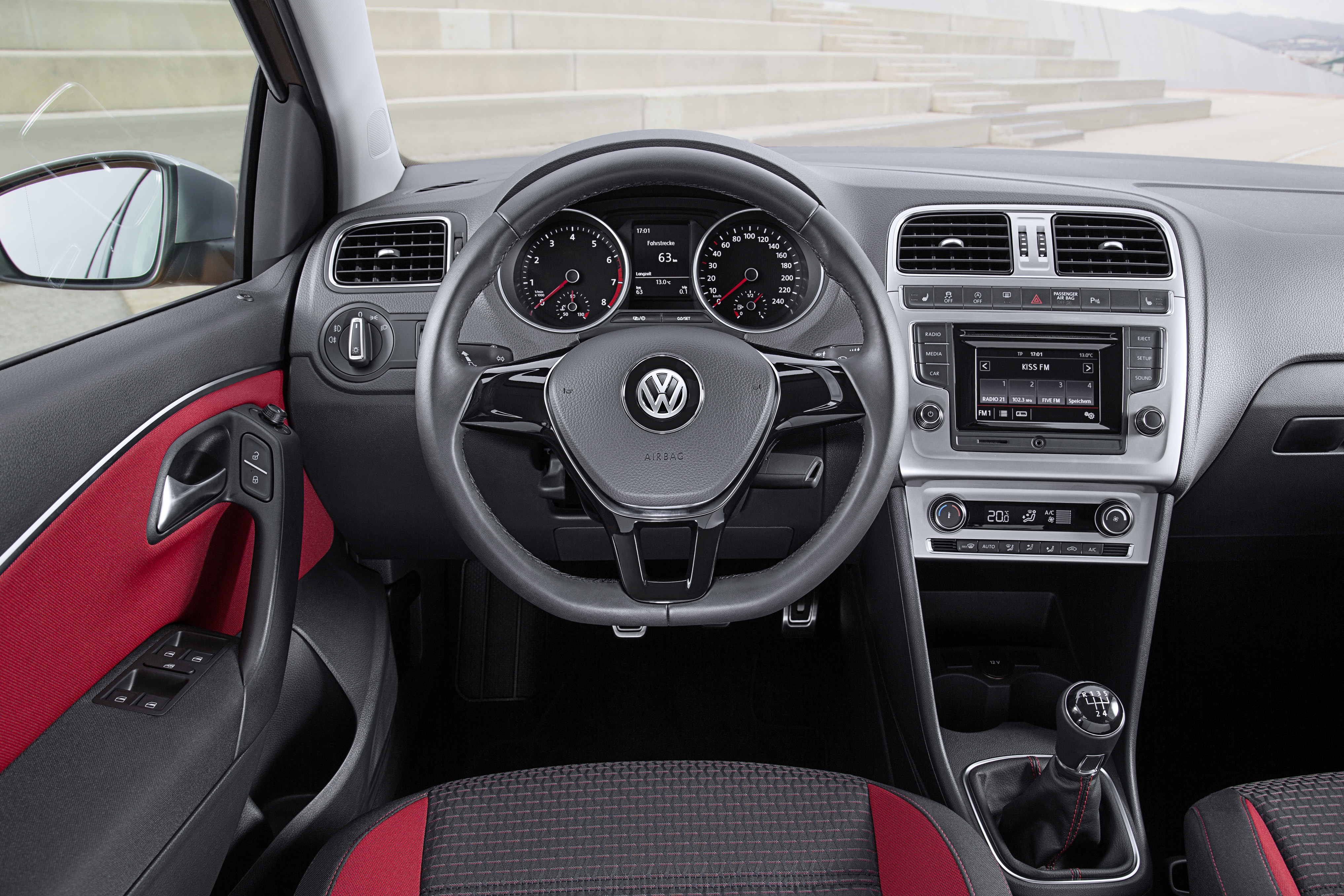 Поло внутри. VW Polo Hatchback Interior. Фольксваген поло хэтчбек 2014. Volkswagen Polo Hatchback 2014. Volkswagen Polo 2014 салон.