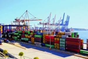 Πτώση 24,1% στη διακίνηση containers λόγω Χούθι
