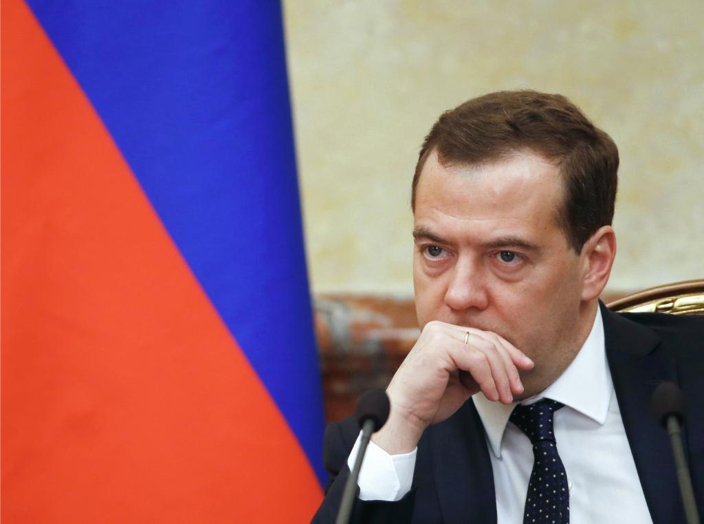 Ο Μεντβέντεφ παραδέχεται το ενδεχόμενο μιας «τρομοκρατικής ενέργειας» για την πτώση του αεροπλάνου