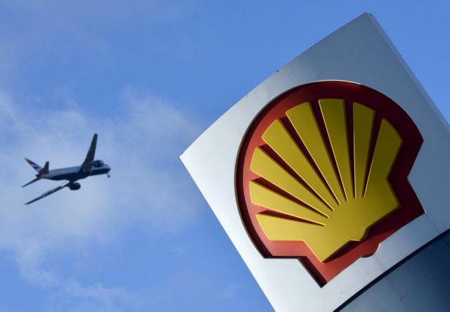 Το φθηνό πετρέλαιο μείωσε και τα κέρδη της Shell κατά 44%