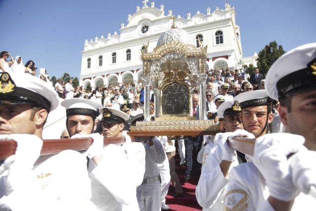 Πλήθος πιστών στην Τήνο για τον εορτασμό της Κοιμήσεως της Θεοτόκου