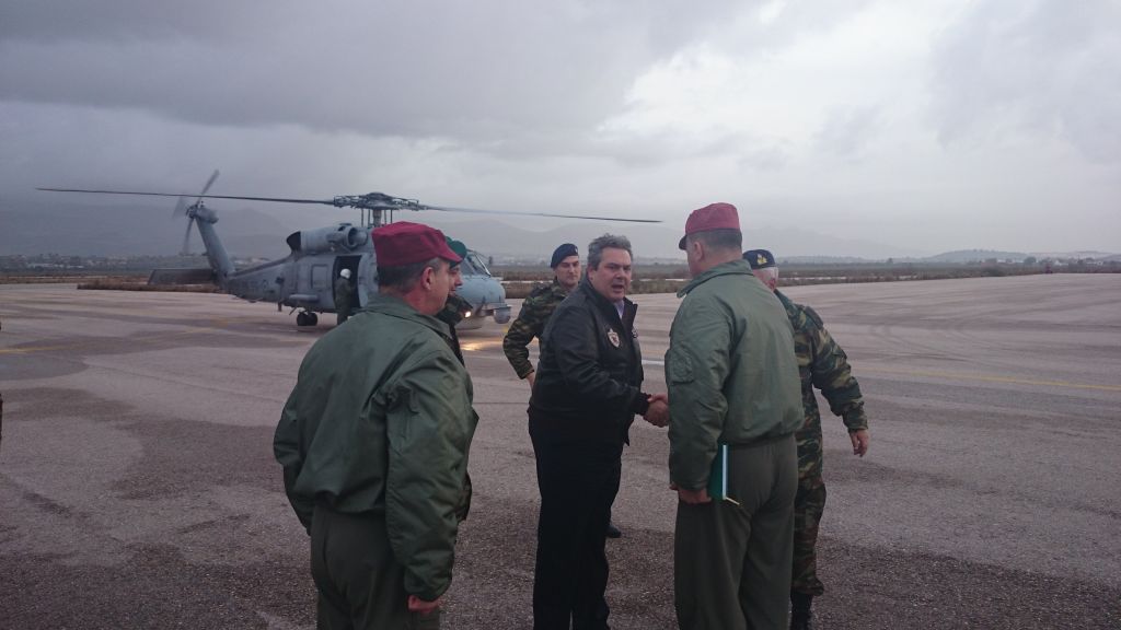 Αντιπαράθεση υπουργείου Εθνικής Άμυνας και αντιπροέδρου της ΝΔ για τις μεταφορές του Καμμένου με ελικόπτερα