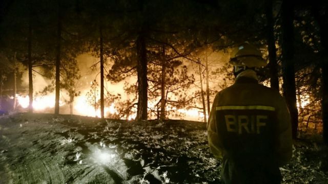 Ισπανία: 2.500 άνθρωποι εγκαταλείπουν τα σπίτια τους λόγω φωτιάς