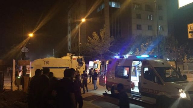 Τουρκία: Τρεις νεκροί και 40 τραυματίες από έκρηξη παγιδευμένου αυτοκινήτου