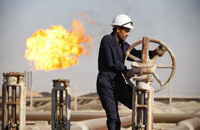 Συμφωνία Ιράκ – πετρελαιοβιομηχανιών για αύξηση της παραγωγής αργού