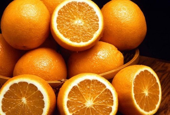 Πορτοκάλια και λεμόνια μειώνουν τις συνέπειες της παχυσαρκίας