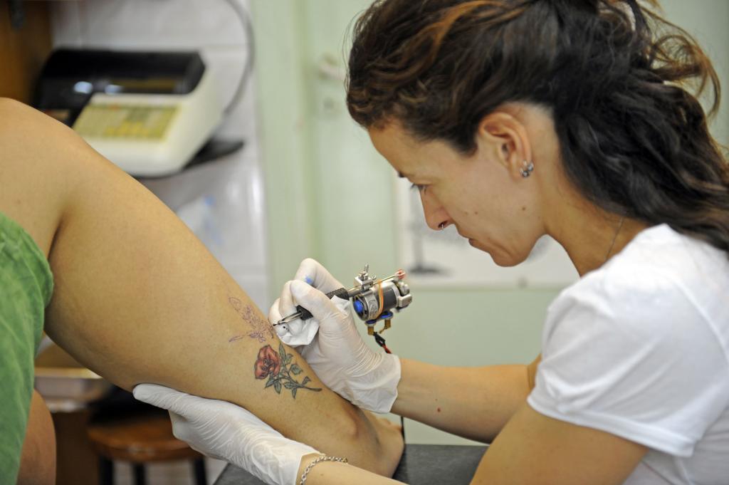 Ένας στους δέκα Ευρωπαίους έχει τουλάχιστον ένα τατουάζ στο δέρμα του