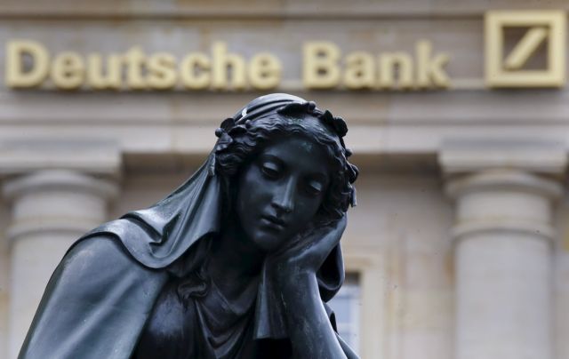 Με πρόστιμο πάνω από 2,4 δισ. δολάρια απειλούν οι ΗΠΑ την Deutsche Bank