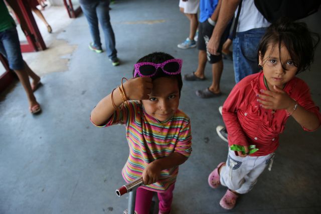 Αντιδρούν σε σχολείο της Φιλιππιάδας για τη συστέγαση με παιδιά μεταναστών