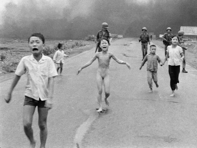 Το Facebook επέτρεψε τελικά τη χρήση της ιστορικής φωτογραφίας του Bιετνάμ
