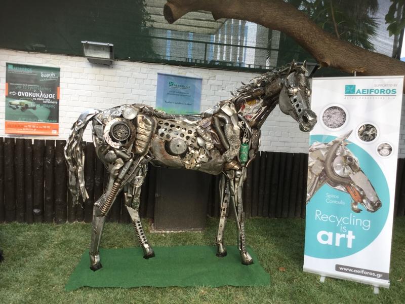 Το άλογο της… ανακύκλωσης που έχει κλέψει την παράσταση στη ΔΕΘ