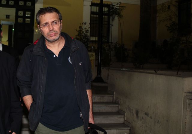 Ελεύθερος ο Στέφανος Χίος, δικάζεται σήμερα από το Αυτόφωρο