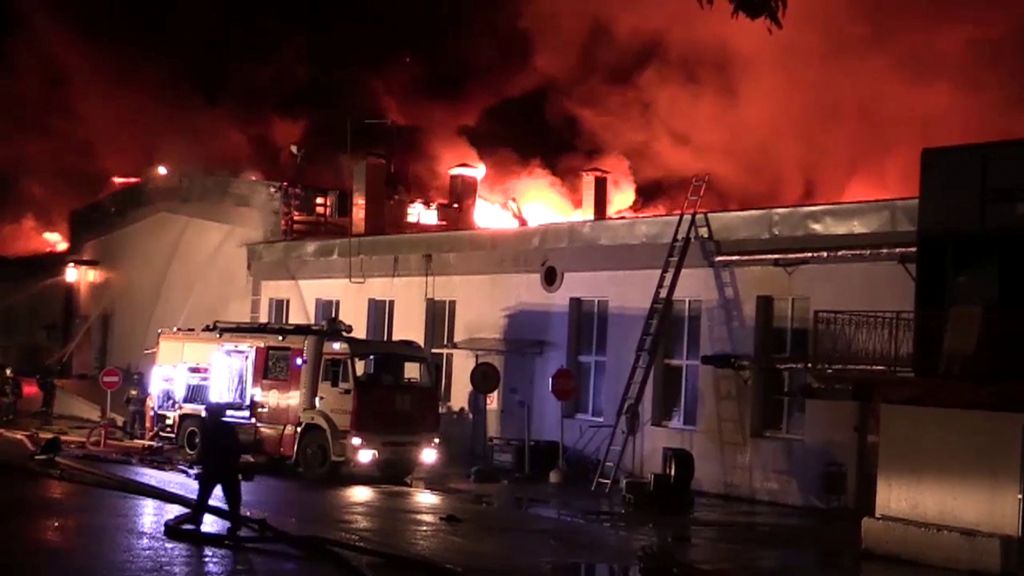 Οκτώ ρώσοι πυροσβέστες έχασαν τη ζωή τους σε πυρκαγιά σε αποθήκη στη Μόσχα