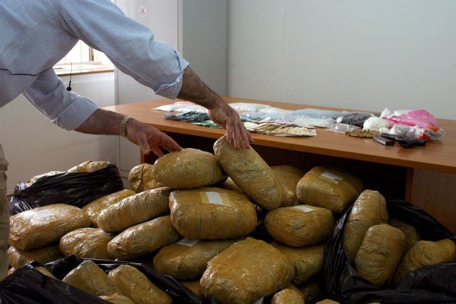 Ρόδος: Μετέφεραν σε ταξιδιωτικούς σάκους 9 κιλά κοκαΐνης και χιλιάδες χάπια