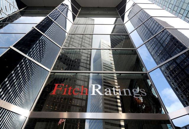 Fitch: Πρόοδος στις σχέσεις με πιστωτές αλλά οι προκλήσεις παραμένουν