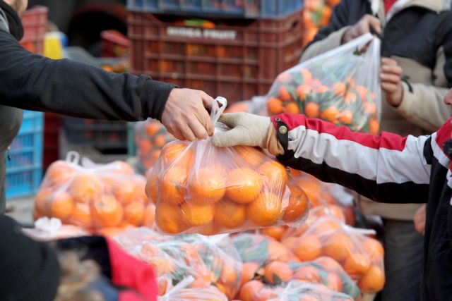 Μειώθηκαν κατά 2,8% οι καταναλωτικές δαπάνες των νοικοκυριών το 2015