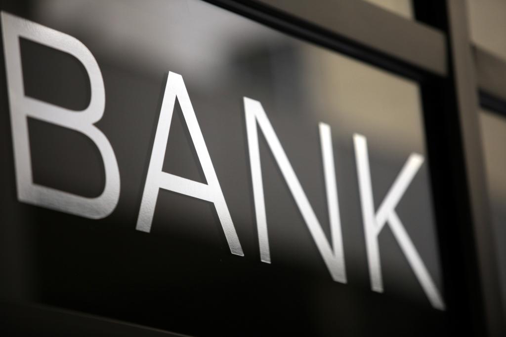 Κατά 3,2 δισ. ευρώ μειώθηκε η εξάρτηση των ελληνικών τραπεζών από το ευρωσύστημα το Σεπτέμβριο