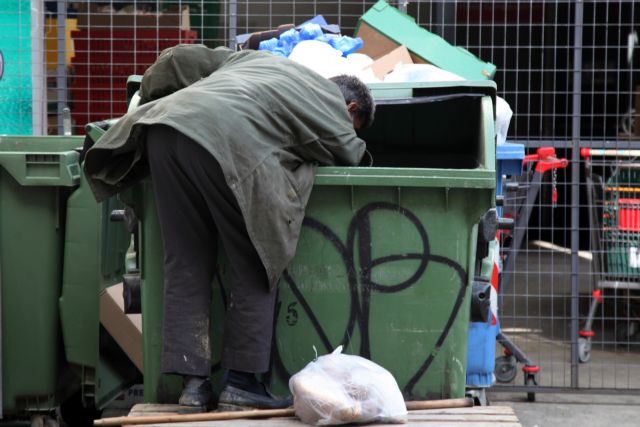 Οι Έλληνες βαλτώνουν στην οικονομική κρίση ενώ η Ευρώπη κινείται θετικά