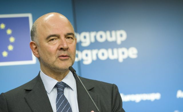 Τριάντα έξι ευρωβουλευτές ζητούν από τον Μοσκοβισί την ταχεία ελάφρυνση του ελληνικού χρέους