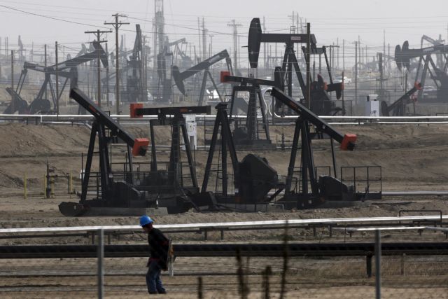 Το πετρέλαιο σπάει τώρα το φράγμα των 50 δολαρίων