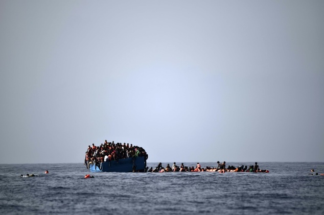 Μαρτυρία: Δεκάδες νεκροί από ασφυξία σε ξύλινη βάρκα με 1000 επιβαίνοντες!