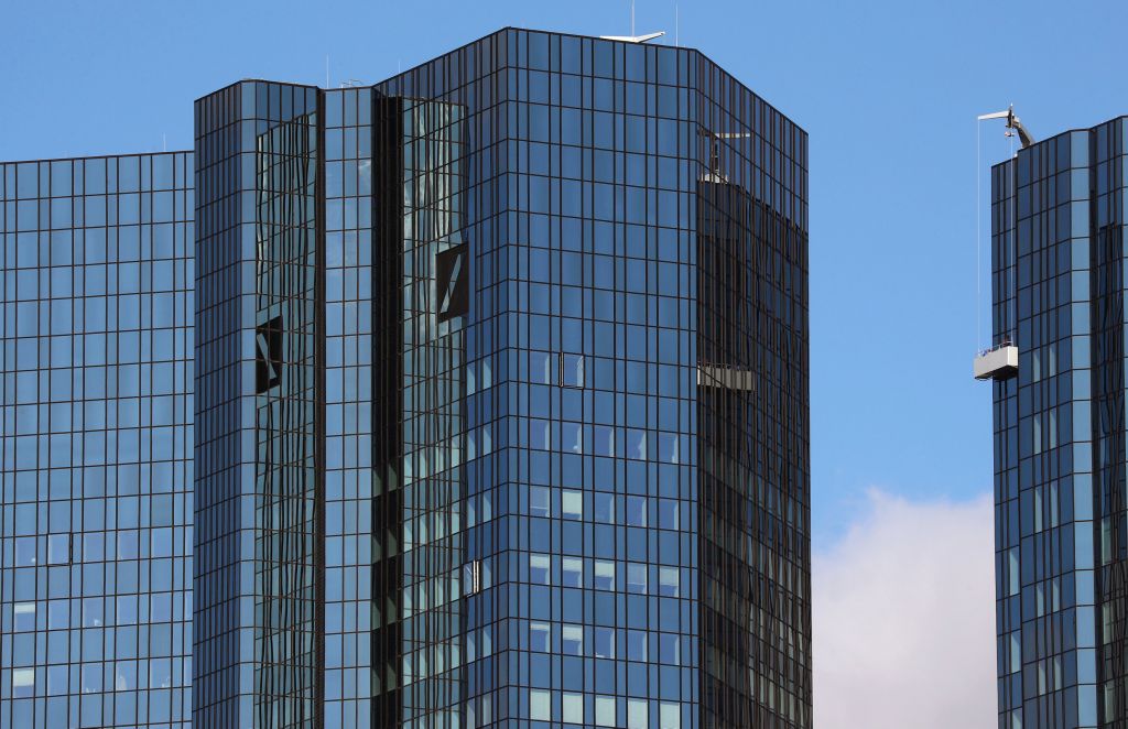 Η Γερμανία θέλει γρήγορο συμβιβασμό της Deutsche Bank με τις ΗΠΑ