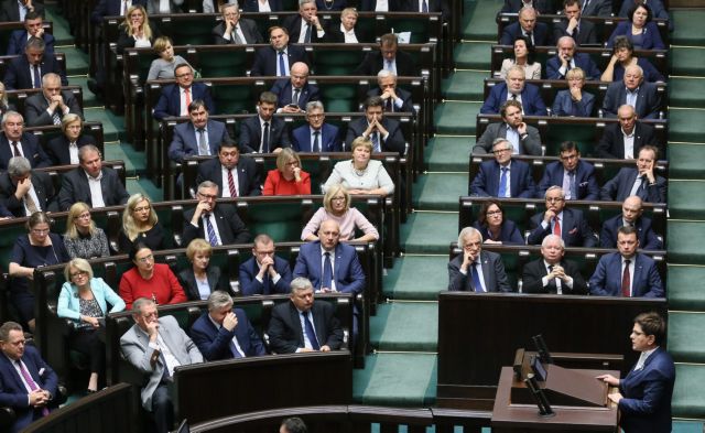 Πολωνία: Η Βουλή απέρριψε την πλήρη απαγόρευση των αμβλώσεων