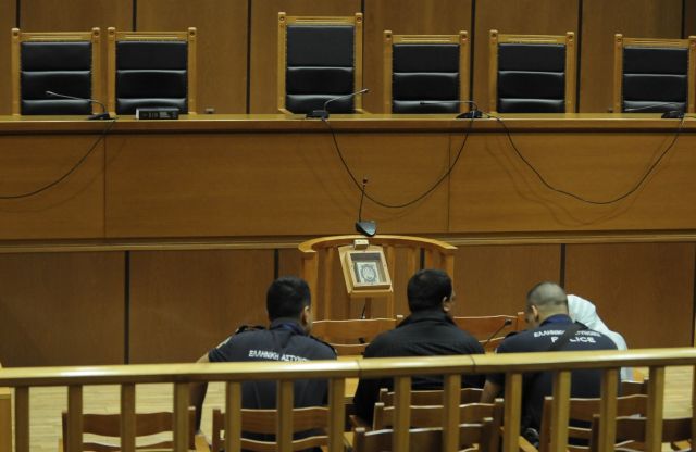 Και πέμπτο κατηγορούμενο αναγνώρισε ο Αιγύπτιος ψαράς στη δίκη της ΧΑ