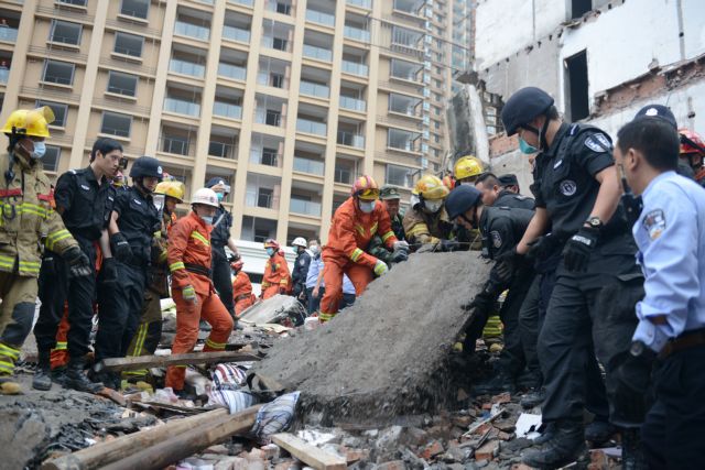 Κίνα: 17 άνθρωποι έχασαν τη ζωή τους από κατάρρευση πολυκατοικιών