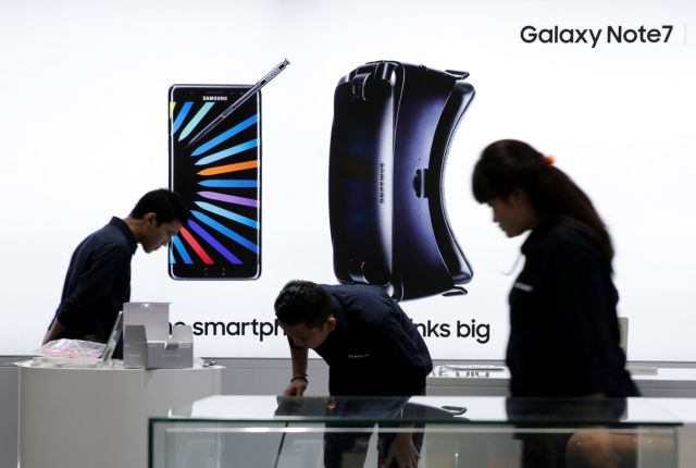 Το έξυπνο κινητό που έβαλε σε δοκιμασία τη Samsung
