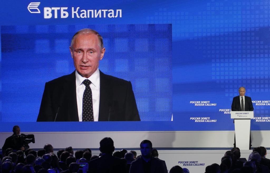 «Πολιτική ρητορεία» οι κατηγορίες για εγκλήματα πολέμου, διαμηνύει ο Πούτιν