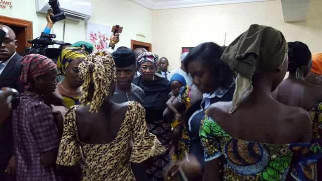 Νιγηρία: Οι μαθήτριες που απελευθερώθηκαν δεν ανταλλάχθηκαν με μαχητές της Μπόκο Χαράμ
