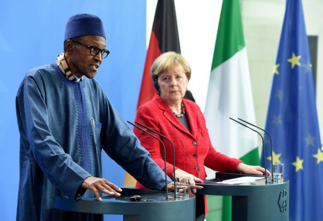 Πρόεδρος Νιγηρίας δίπλα στη Μέρκελ: Η θέση της γυναίκας μου είναι στην κουζίνα