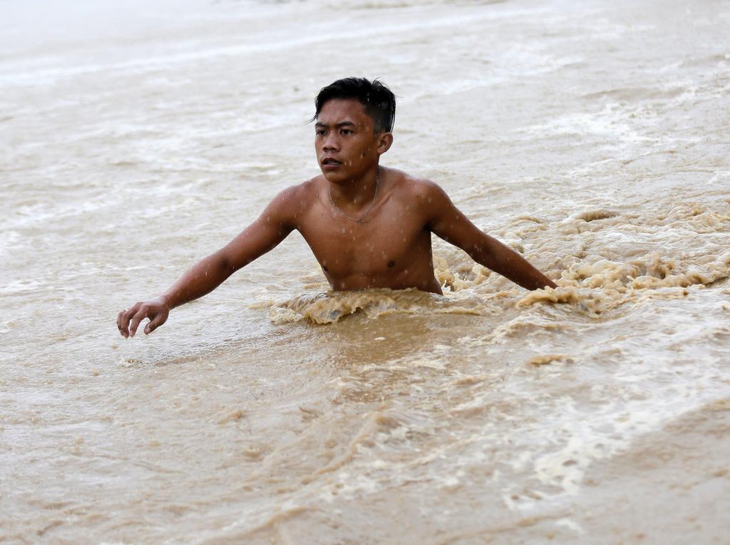 Ο τυφώνας Σαρίκα έφτασε στις Φιλιππίνες