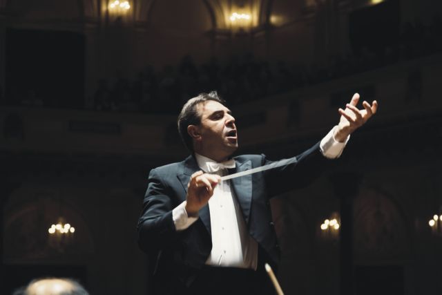 Ο Ντανιέλε Γκάτι διευθύνει τη Βασιλική Ορχήστρα Κονσέρτχεμπαου