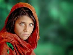 Η διάσημη Αφγανή με τα «πράσινα μάτια» θα αποφυλακιστεί με εγγύηση
