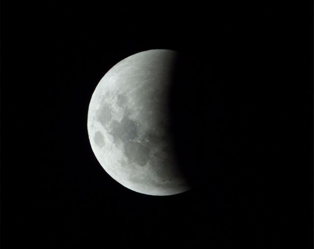 Η Σελήνη «ανακυκλώνει» την επιφάνειά της κάθε 80.000 χρόνια