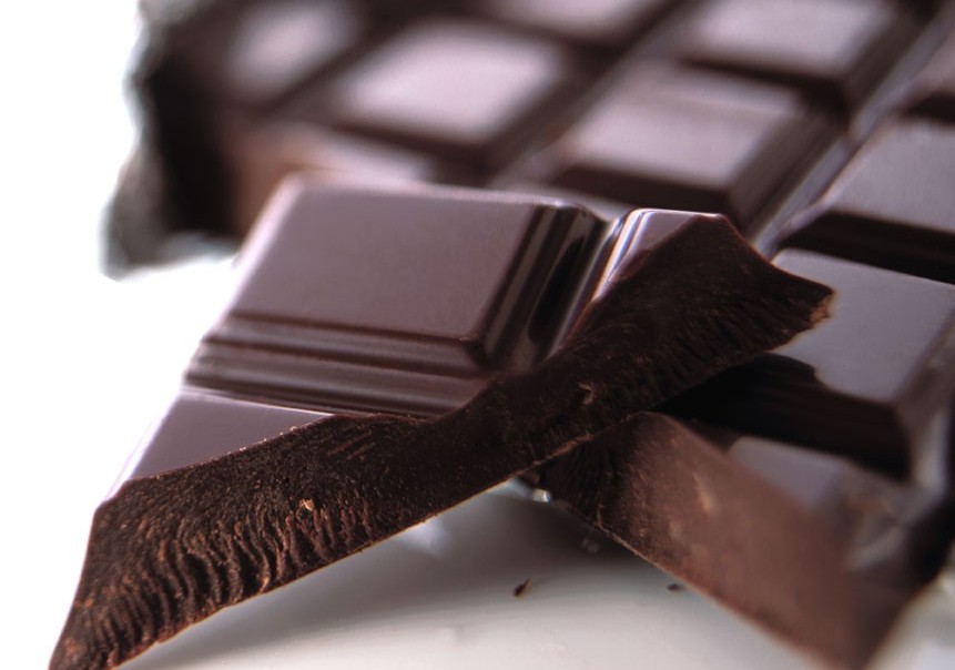 Λίγη μαύρη σοκολάτα την ημέρα κάνει καλό στην καρδιά