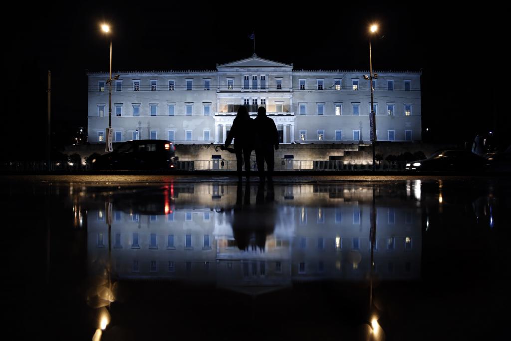 Με μείωση δαπανών κατά 3.031.000 ευρώ υπερψηφίστηκε ο προϋπολογισμός της Βουλής για το 2017