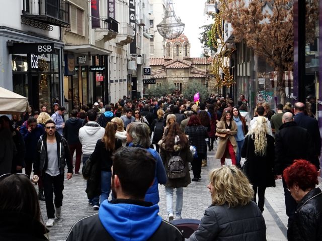 ΟΥΙΕ: Πανελλαδική απεργία στο εμπόριο την Κυριακή