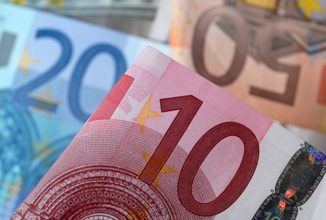 Αύξηση 1,16 δισ. ευρώ σημείωσαν οι καταθέσεις τον Οκτώβριο