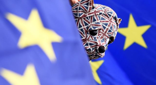 Σε πτώση οι βρετανικές μετοχές μετά την απόφαση για έναρξη του Brexit